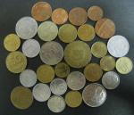 Набор иностранных монет разных стран. 30 шт.