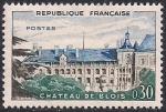 Франция 1960 год. Замок Блуа на Луаре. 1 марка с наклейкой