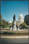США. Памятник XX Президенту США Джеймсу Абраму Гарфилду рядом с Капитолием 