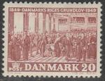 Дания 1949 год. 100 лет Конституции Империи, 1 марка (с наклейкой)