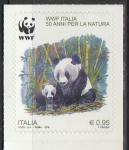 Италия 2016 год. Всемирная охрана природы. Панды, 1 марка (самоклейка)