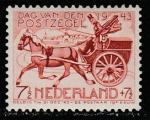 Нидерланды 1943 год. День почтовой марки. Почтовая тележка, 1 марка.