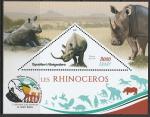 Мадагаскар 2019 год. Носороги, блок (IV)